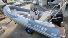 Carica l'immagine nel visualizzatore di Gallery, Gommone Sacs 590 motorizzato Mercury Optimax 150 2 tempi