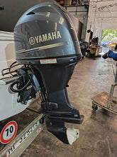 Carica l&#39;immagine nel visualizzatore di Gallery, Orizzonti Chios17 motorizzata Yamaha F40HETL
