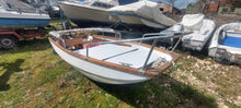 Carica l&#39;immagine nel visualizzatore di Gallery, Zaniboni Trimarano motorizzata Suzuki DF15 4 tempi
